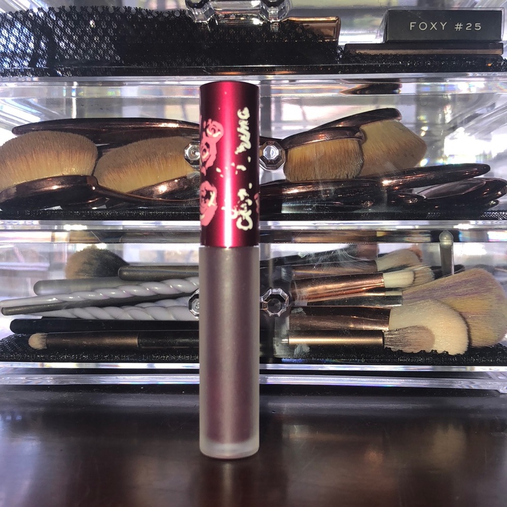 Lime crime valentine in raven